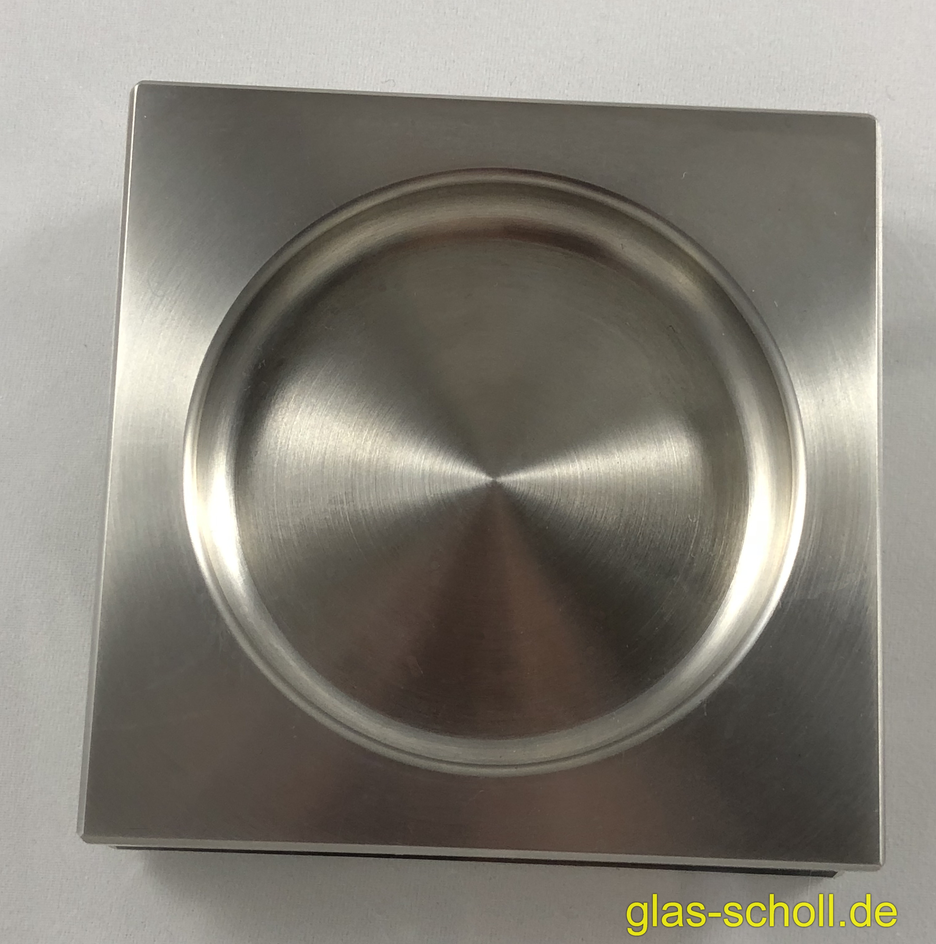 Artikelbild 1 des Artikels “quadratische Edelstahl Griffmuschel verschraubbar beidseitig 80x80mm Loch 70mm “