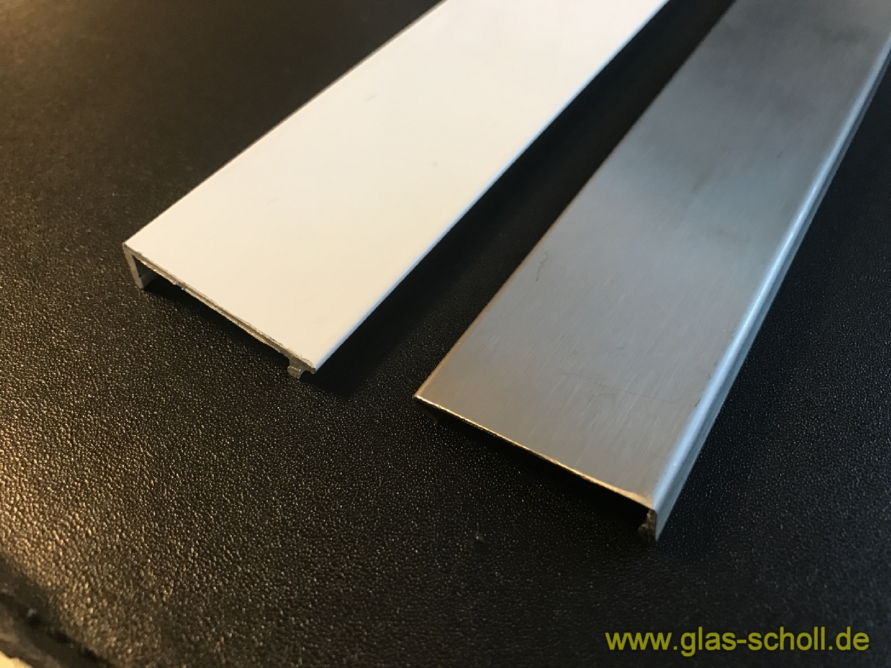 Artikelbild 2 des Artikels “Deckprofil für Wandanschlußprofil D-07.05 roh (2 x 2m)“