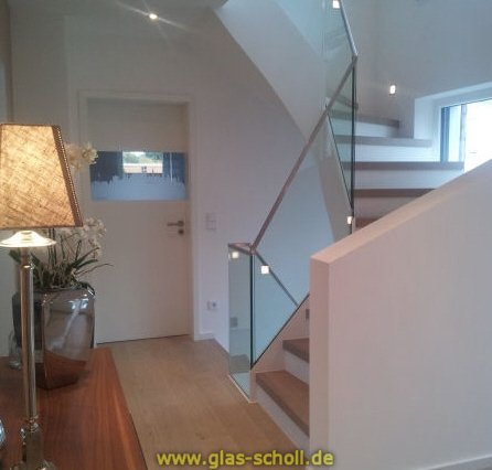 Artikelbild 2 des Artikels “Edelstahl Handlauf rund gebürstet für Ganzglasgeländer 2500 mm “