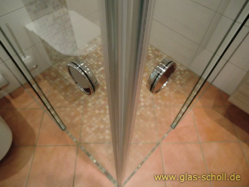 Artikelbild 2 des Artikels “einklebbare schmale Griffmuschel d=60 für 40mm Lochbohrung Edelstahl geschliffen“