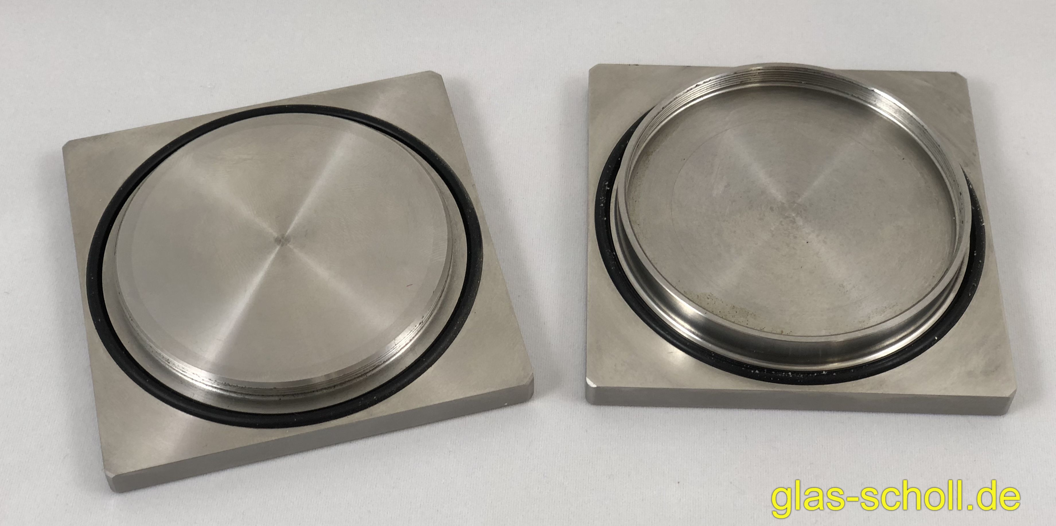 Artikelbild 3 des Artikels “quadratische Edelstahl Griffmuschel verschraubbar beidseitig 80x80mm Loch 70mm “