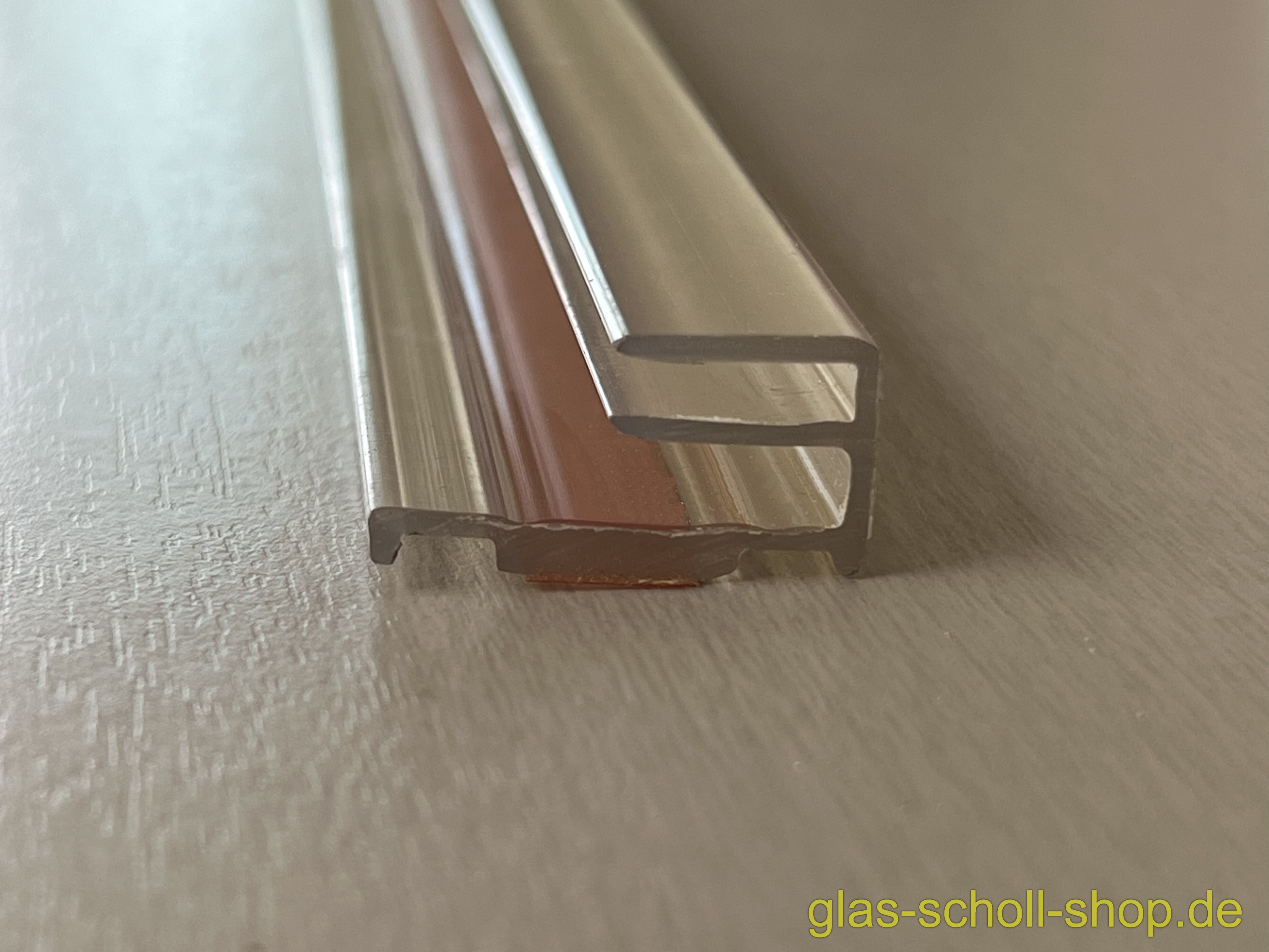 Artikelbild 4 des Artikels “Trägerprofil für Dichtungen als Türanschlag “