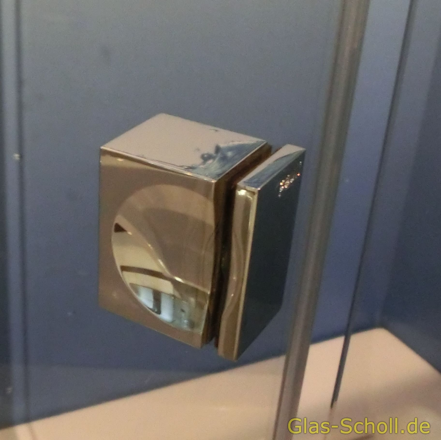 Artikelbild 4 des Artikels “einseitiger Türgriff (eckig) für Lochbohrung 14 mm glanzverchromt“