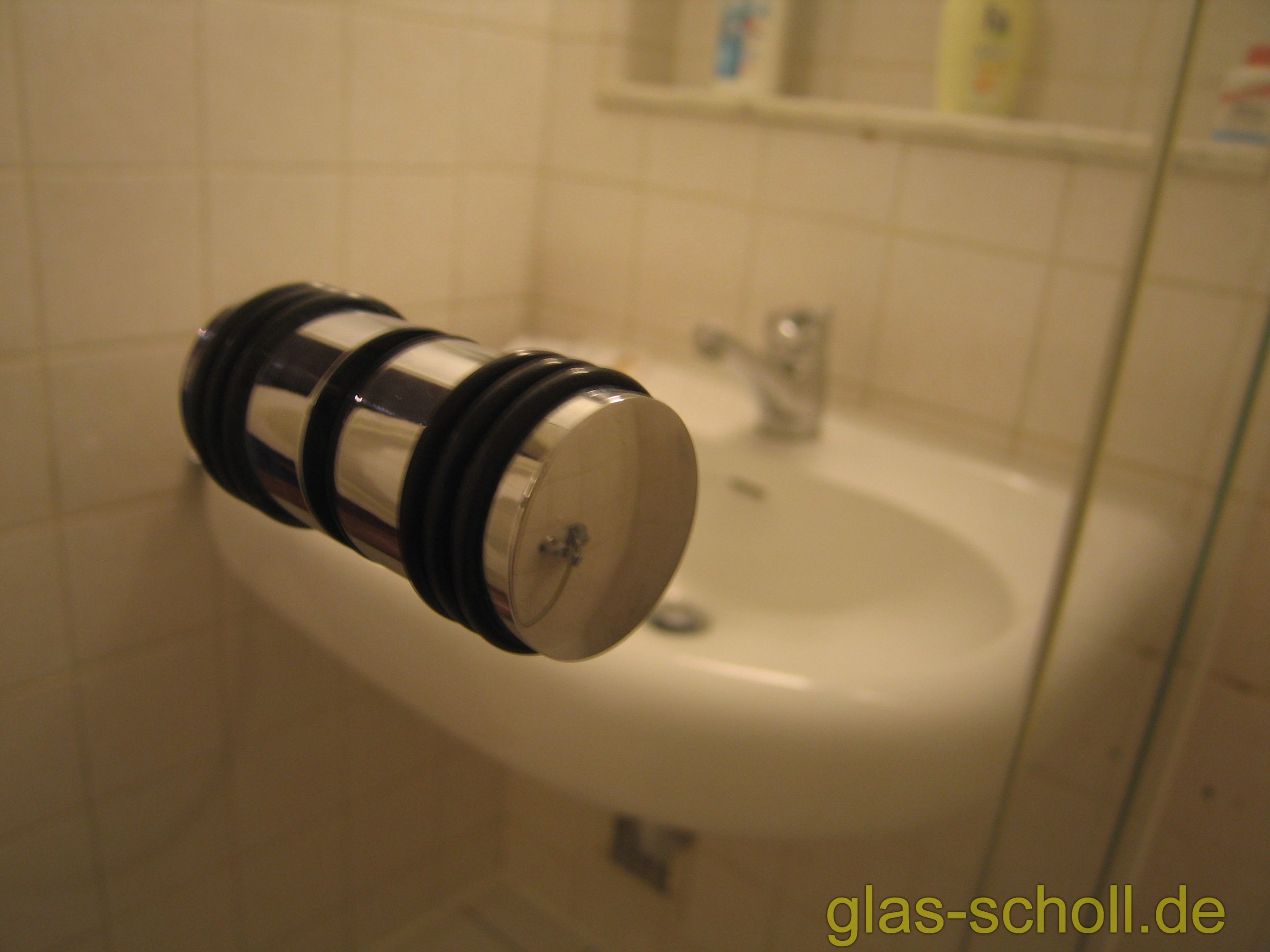 Artikelbild 4 des Artikels “beidseitiger Türgriff mit Puffer+Gummiringen d=30mm für Lochbohrung 14mm MS7 glanzverchromt“