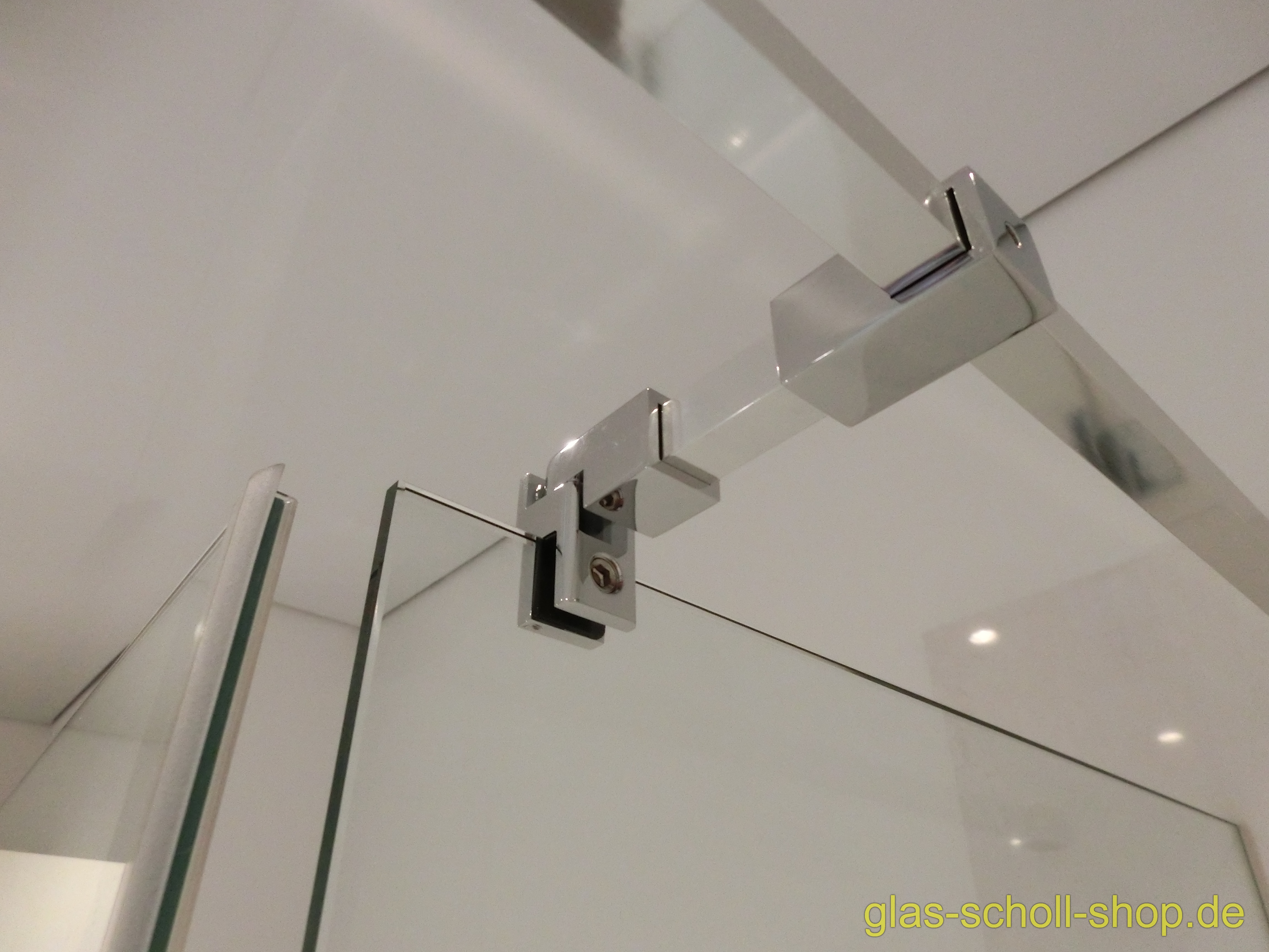 Artikelbild 4 des Artikels “geniales T-Verbindungsstück für quadratische Stabistange 15x15 P8688/P8494 spezialgebeizt-glanzeloxiert (ZN5)“