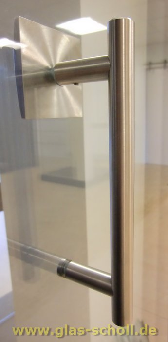 Artikelbild 4 des Artikels “Rundrohr-Edelstahl-Stossgriff mit einseitig eckiger Griffmuschel (Edelstahl) “