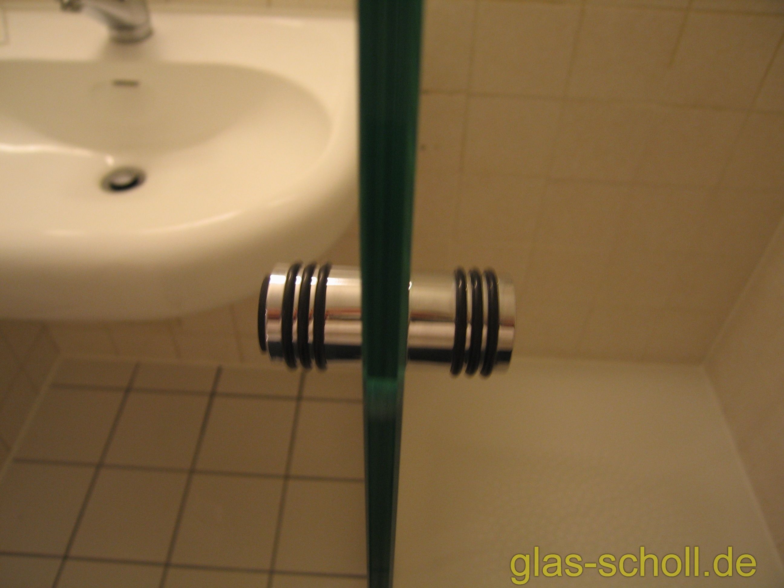 Artikelbild 5 des Artikels “beidseitiger Türgriff mit Puffer+Gummiringen d=30mm für Lochbohrung 14mm MS7 glanzverchromt“