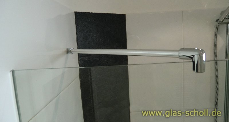 Artikelbild 6 des Artikels “runde Stabilisierungsstange mit 45° GLAS-WANDanschluß 460 mm glanzverchromt (MS7)“