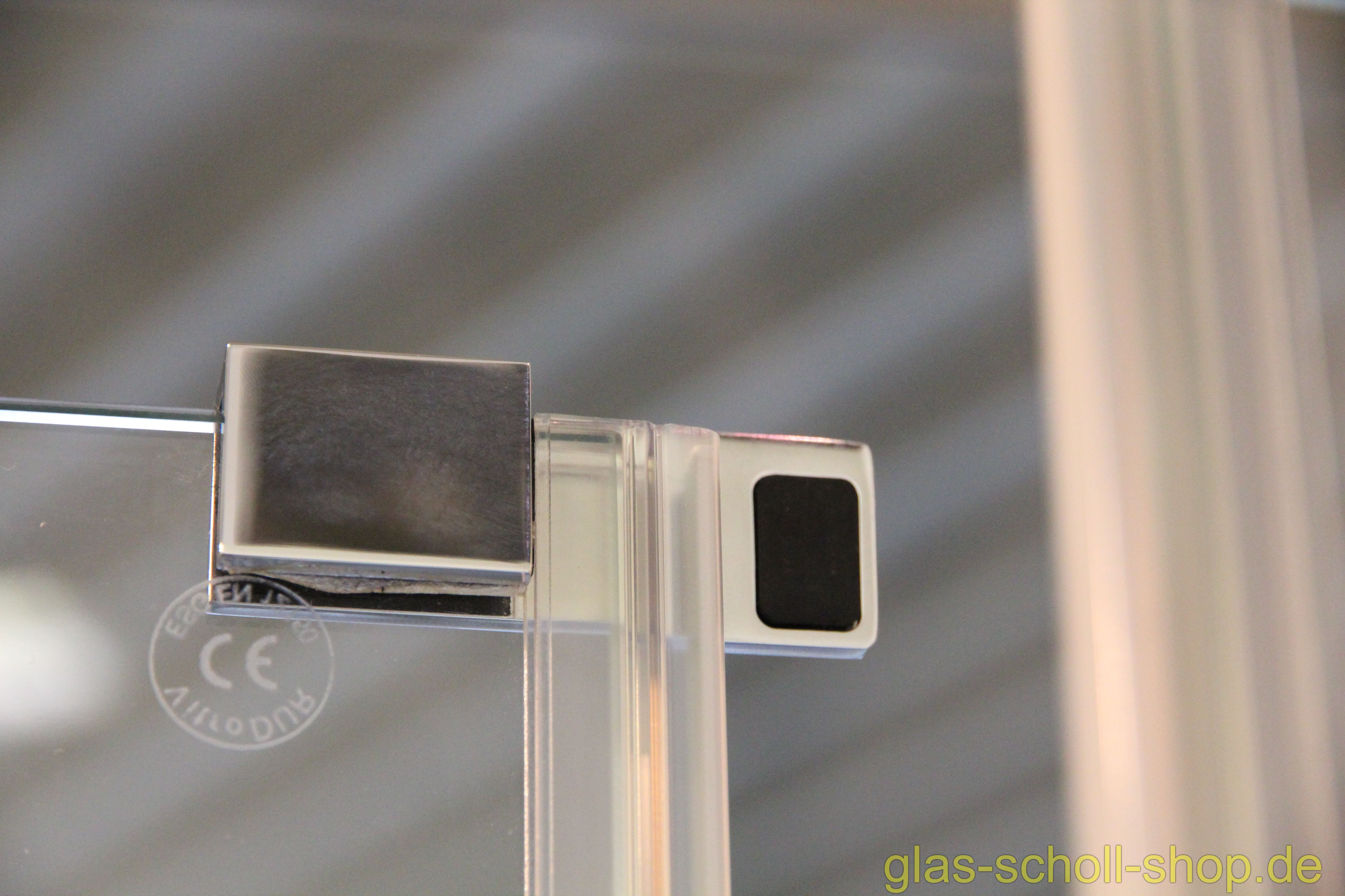 Artikelbild 6 des Artikels “fluchtender Türanschlagpuffer mit Überdrückungsschutz glanzverchromt links“