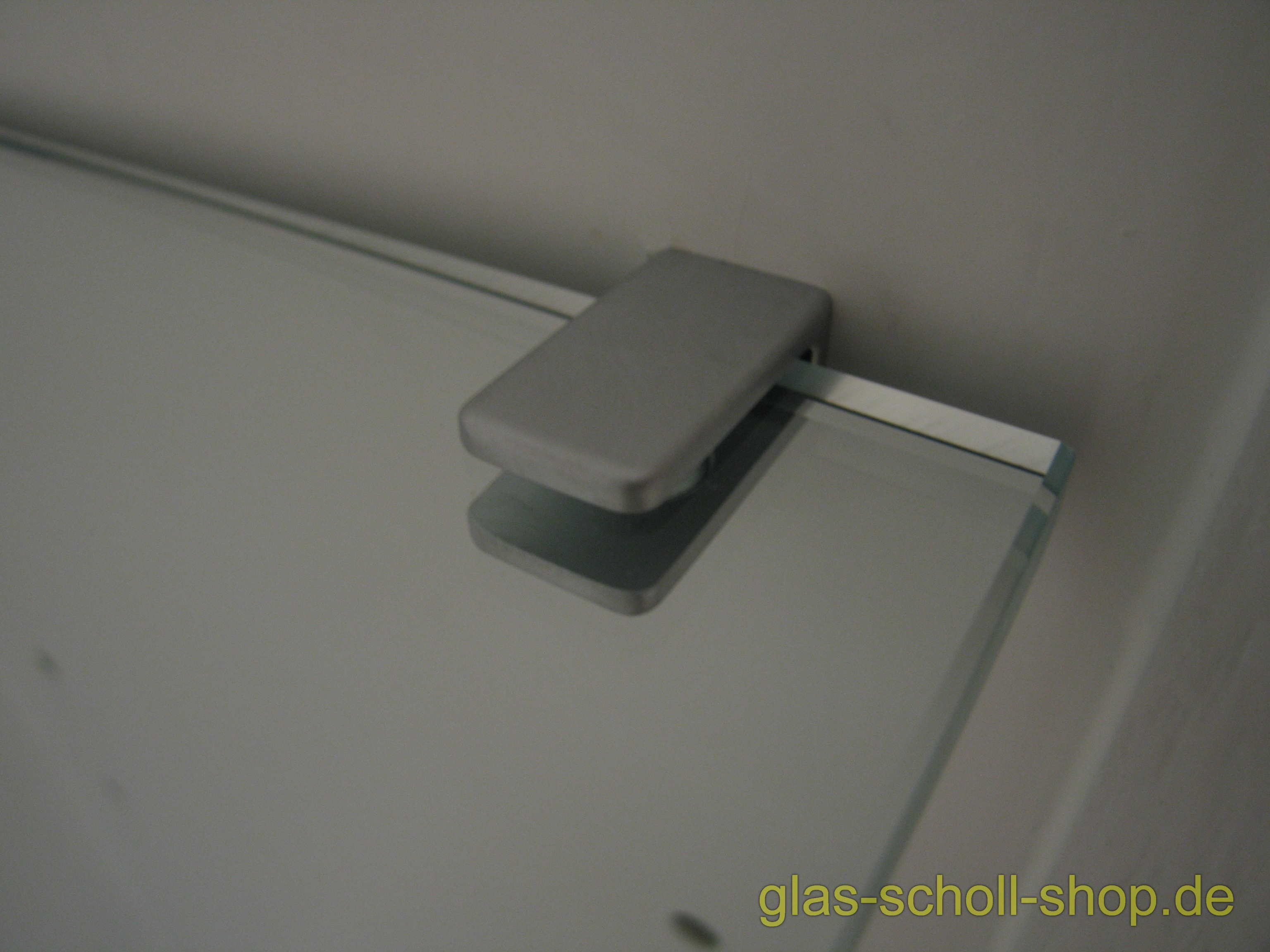 Artikelbild 7 des Artikels “Glasplattenträger rechteckig 15x27 Glasstärke 6-10 mm für Lochrasterschränke glanzverchromt“